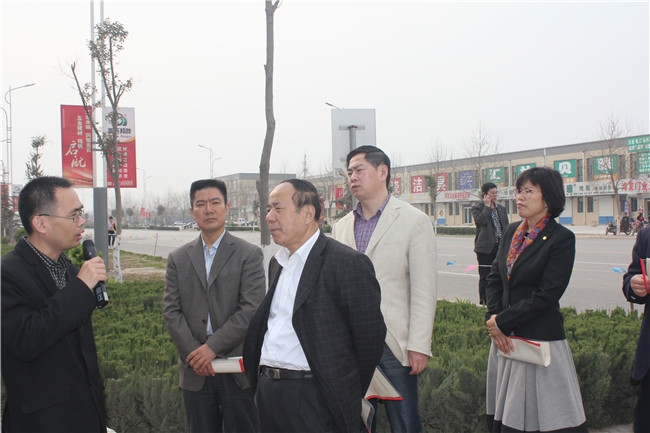 2014年3月27日，山东省原发改委服务业办公室主任王文轩一行莅临园我园区指导工作