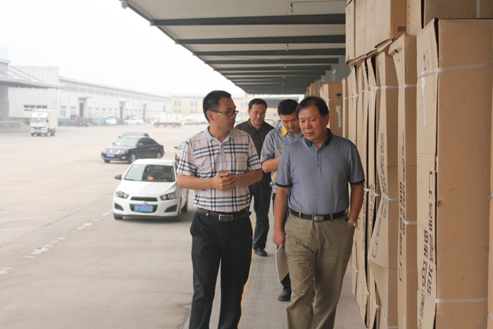 2015年9月11日，省统计局党组成员、副局长左振华莅临园区考察
